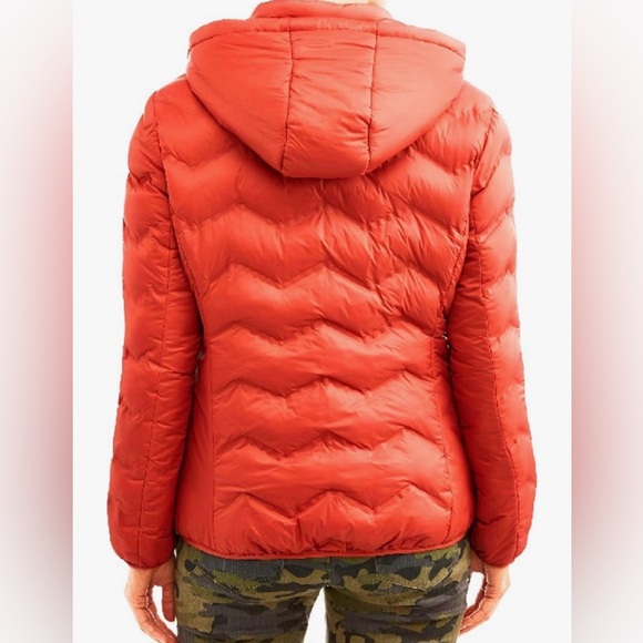 NWT Time & Tru Women's Wind Resistant Bubble Coat X-Small 0/2, Orange - Picture 3 of 3